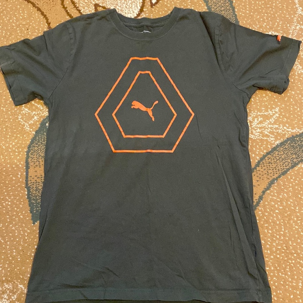 Green puma t-shirt